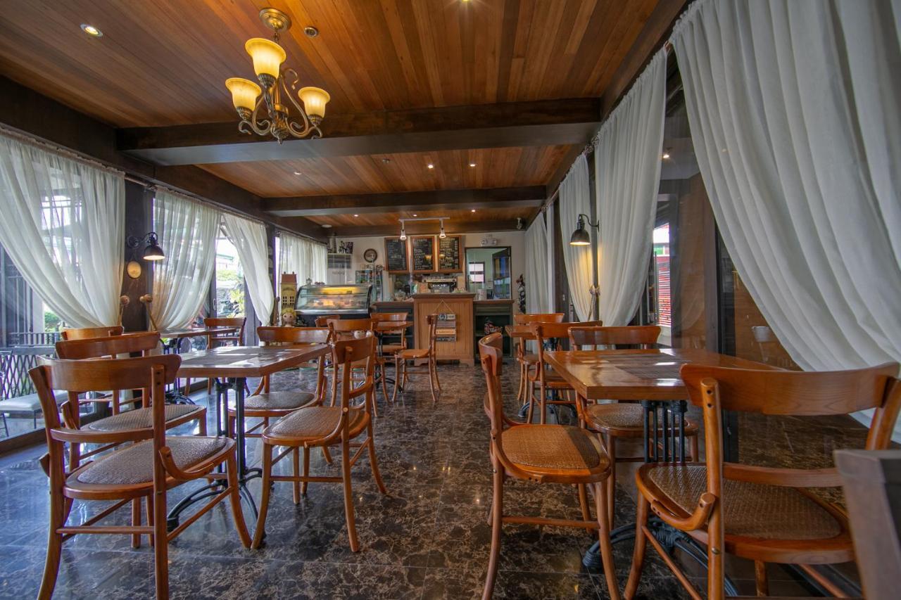 Rosvenil Hotel Таклобан Экстерьер фото